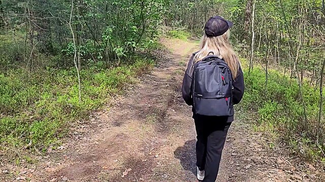 показала пизду шарик хуй секс