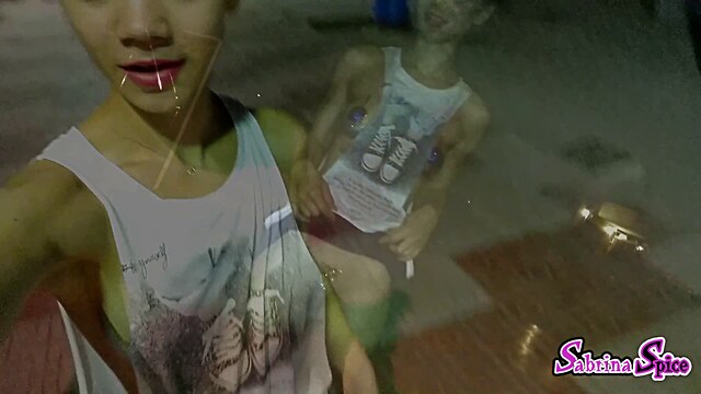 flashing xxx public flash xxx on girl