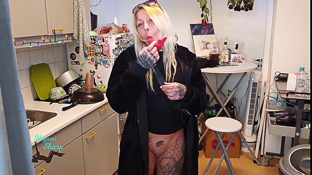 tattoo girl vibrator desi sex remote