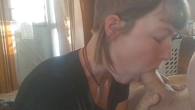 amateur blowjob teen blow big cock