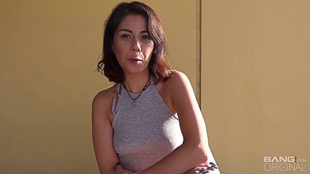 latina tube shows pussy