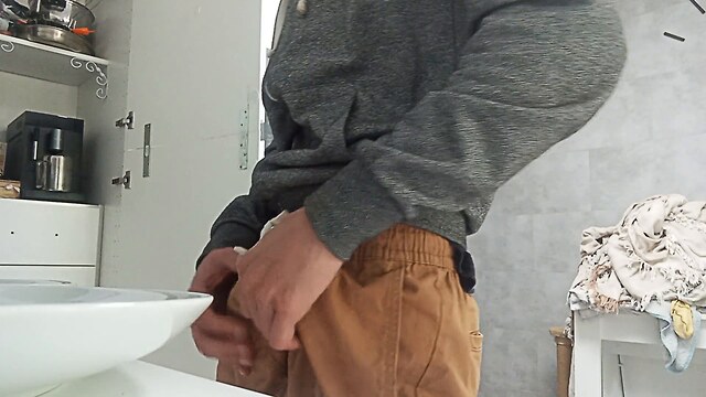 cum on food reluctant home alone cum in mouth on knees big cock4