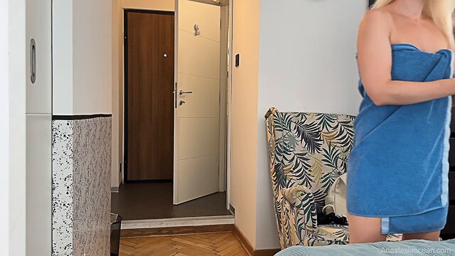 exhibitionist real naked home delivery