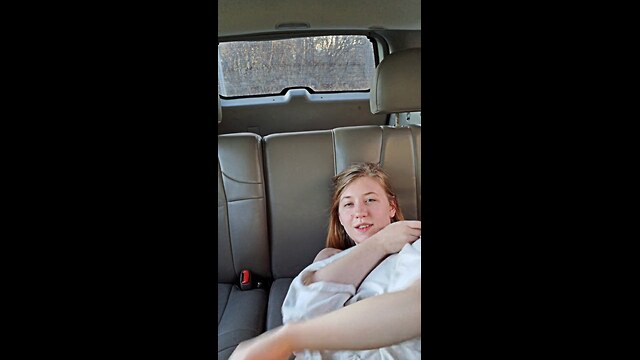 amateur finger clips sex in the car