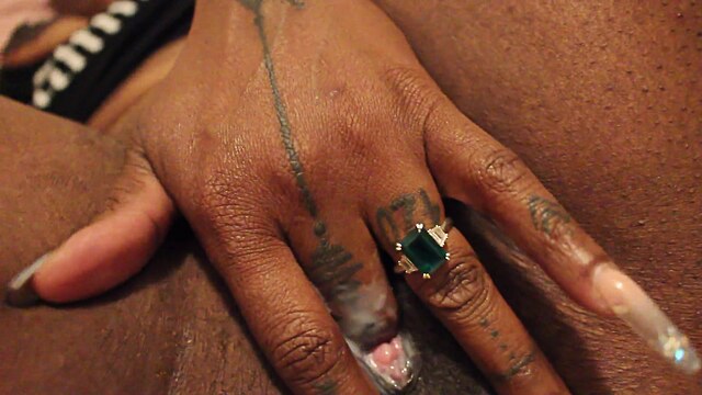 finger fuck ebony bbw pussy fingering