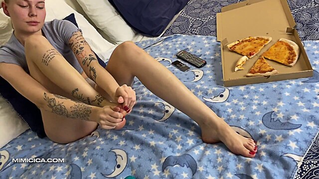 mimi cica siux foot fetish girl real sexy with cum on her feet