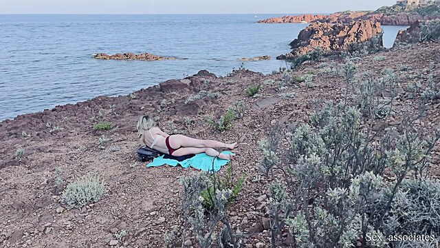flashing dick flash on public beach porn videos desi