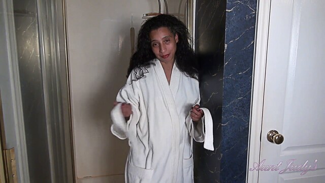 milf shower aunt hairy shower
